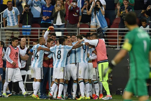 khong messi, argentina van de dang