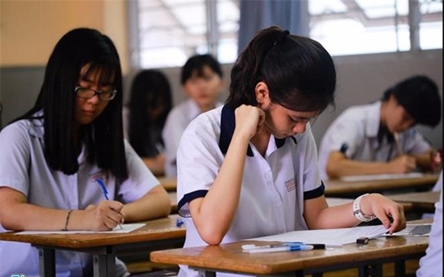 Sang nay, 75.000 hoc sinh Ha Noi thi vao lop 10 hinh anh 1