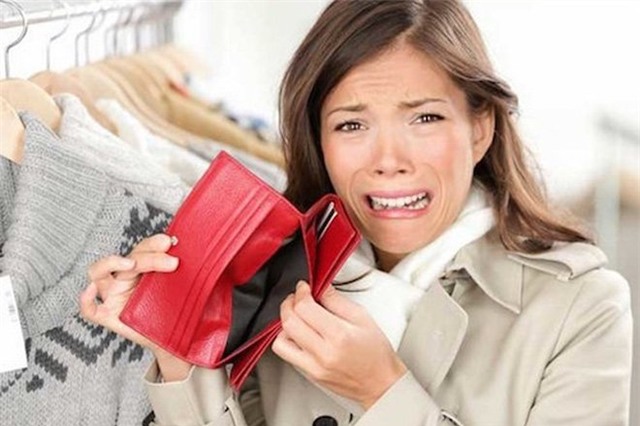 Không tiền, tiêu xài, thẻ tín dụng, ngân hàng, con nợ, khách hàng, cho vay, lãi suất