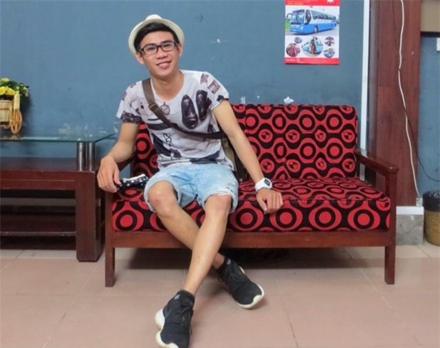 9X co tai ve tranh chan dung tu hang chuc nghin cham nho hinh anh 3