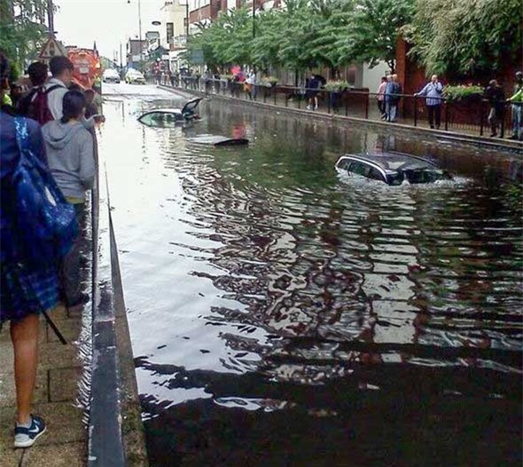 ngập lụt, sấm chớp, mưa lớn, London, Paris