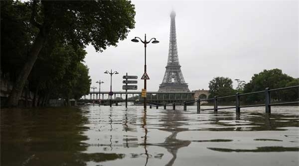 ngập lụt, sấm chớp, mưa lớn, London, Paris