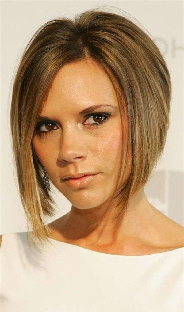 Victoria Beckham trẻ trung hơn sau khi xuống tóc - Ảnh 10.