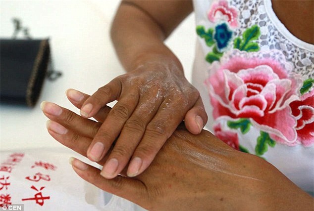 Đòi quyền lợi cho con, vợ bị chồng và bồ thuê đầu gấu rạch mặt - Ảnh 6.