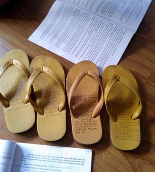 Nhanh, tiện, rẻ - dép lào được ưa chuộng qua thời gian cũng nhờ vào công dụng ít ai ngờ tới này.(Ảnh: Internet)