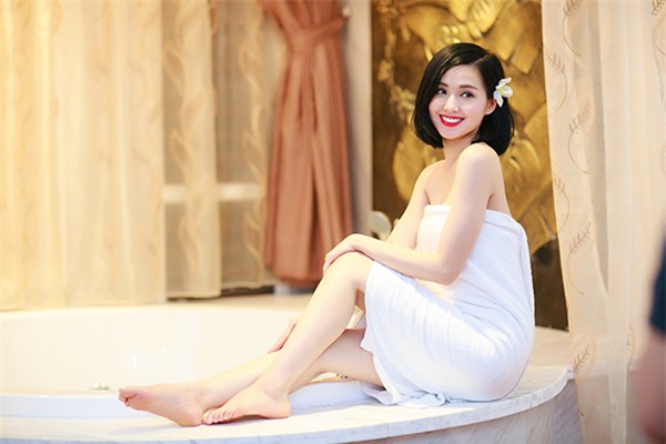 tam-tit-dien-ao-hai-day-tre-nai-khoe-da-trang-non-6