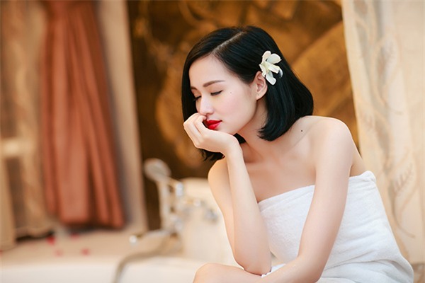 tam-tit-dien-ao-hai-day-tre-nai-khoe-da-trang-non-8