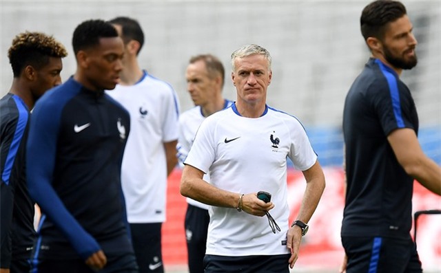 Pogba khoe kieu toc la truoc tran mo man Euro hinh anh 7