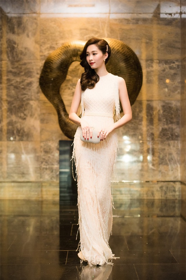 Năng động hay quyến rũ, Hoa hậu Đặng Thu Thảo vẫn đẹp khó cưỡng như thế này! - Ảnh 10.