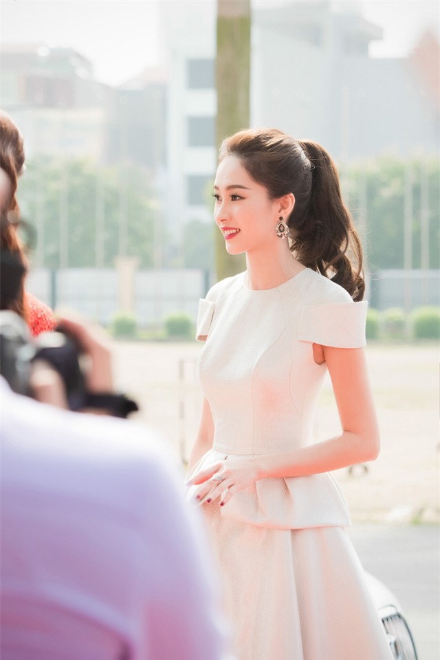 Năng động hay quyến rũ, Hoa hậu Đặng Thu Thảo vẫn đẹp khó cưỡng như thế này! - Ảnh 3.