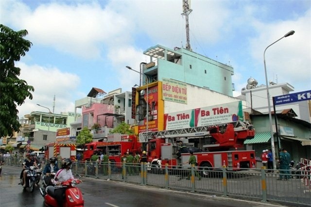 vu chay 4 nguoi chet: tieng la het tat dan trong lua do hinh anh 1