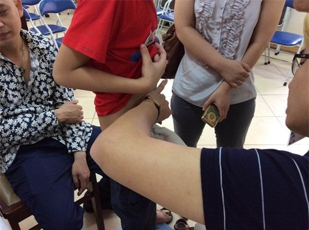 động trời giữa thủ đô, tinh hoàn lạc chỗ, 'thái giám'