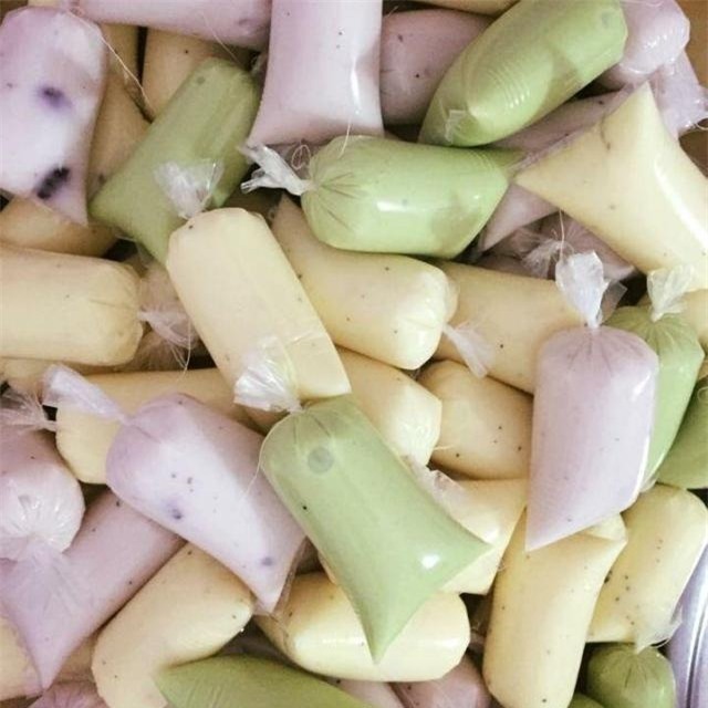 Làm sữa chua túi thơm mịn bé nào cũng thích