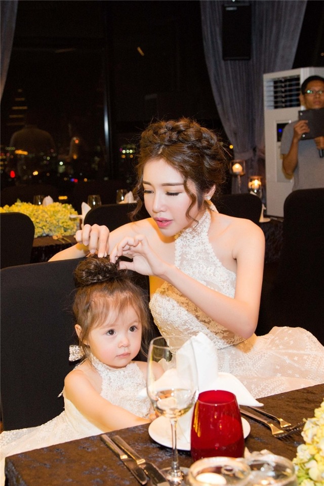 Elly Tran to chuc sinh nhat mau vang cho Cadie Moc Tra hinh anh 6