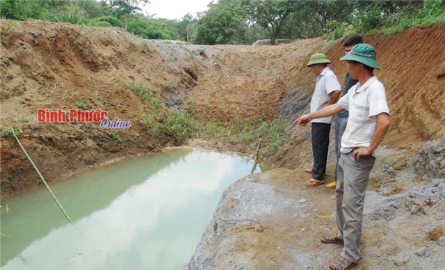phat hien thi the bi troi tay, buoc khoi sat chim duoi ao hinh anh 1