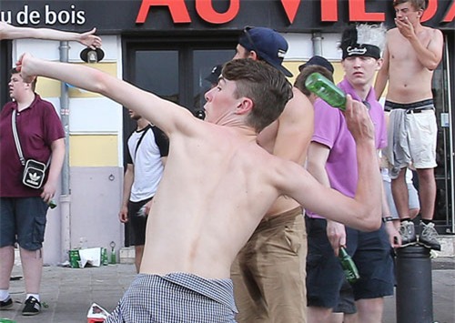 can canh cuoc chien dam mau giua cdv anh va cdv phap hinh anh 10