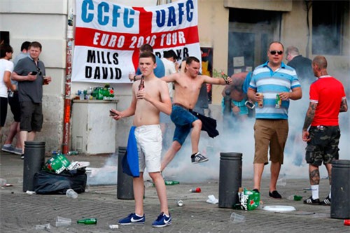 can canh cuoc chien dam mau giua cdv anh va cdv phap hinh anh 4