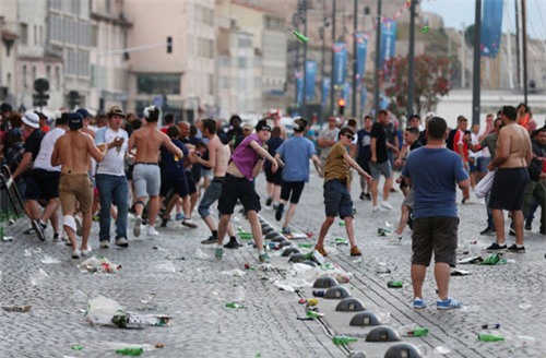 can canh cuoc chien dam mau giua cdv anh va cdv phap hinh anh 6