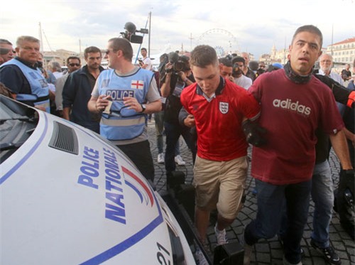 can canh cuoc chien dam mau giua cdv anh va cdv phap hinh anh 8