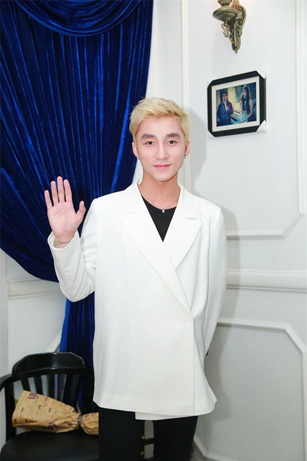 Son Tung M-TP: 'Toi nho luc minh bi moi nguoi tan cong' hinh anh 2