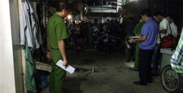 Sau tiếng la hét, cô gái trẻ chết với vết thương trên ngực trái