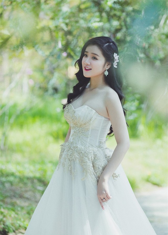 Miss Teen Xuan Mai ket hon voi ban trai dai gia vao thang 6 hinh anh 8