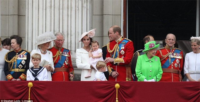 Chùm ảnh: Đại gia đình Hoàng gia tề tựu mừng sinh nhật lần thứ 90 của Nữ hoàng Anh - Ảnh 5.