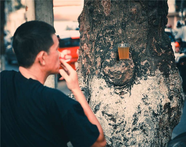 Trà đá vỉa hè, Hà thành, kinh doanh, Hà Nội, hàng quán, bình dân, giải khát, tiền tỷ