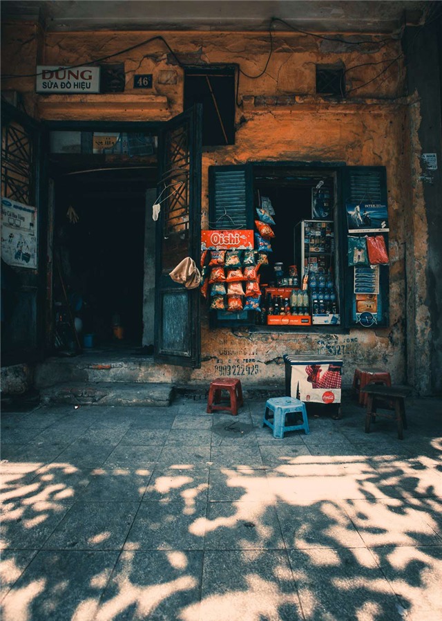 Trà đá vỉa hè, Hà thành, kinh doanh, Hà Nội, hàng quán, bình dân, giải khát, tiền tỷ