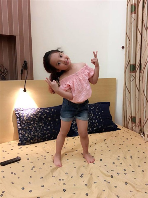 vay ao xinh yeu sanh dieu cua be nhim con gai hong dang - 7