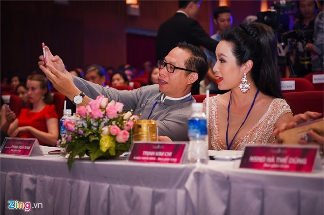 Dang Thu Thao long lay di cham thi Hoa hau Viet Nam hinh anh 9