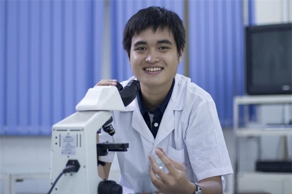 Phạm Thanh Tùng nhận 2 học bổng thạc sĩ ĐH Y danh giá nước Mỹ.