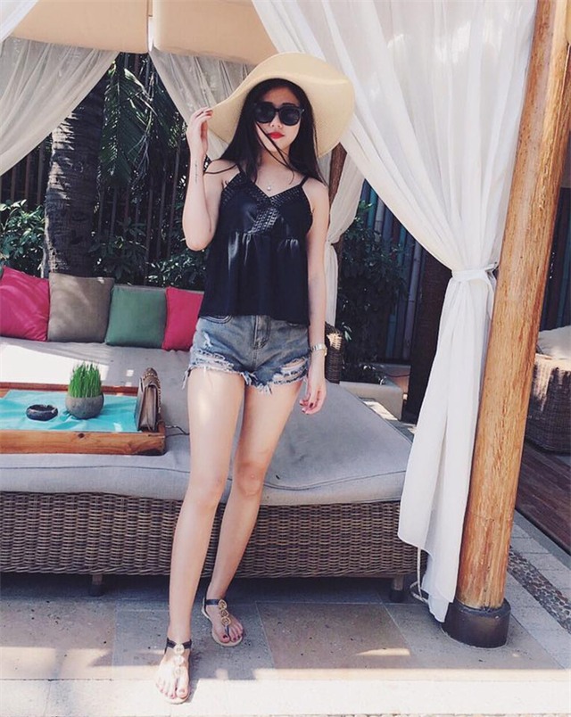 Đây là những nữ CĐV xinh xắn và nóng bỏng nhất đồng hành cùng EURO năm nay! - Ảnh 32.