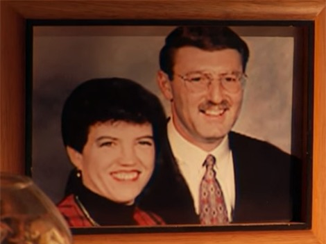 Người chết vạch mặt chồng bằng lá thư trong tủ - Ảnh 1.