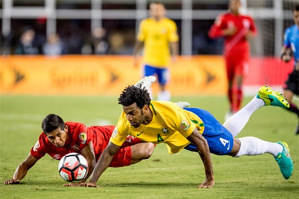 Sốc: Bàn thắng bẩn khiến Brazil chia tay Copa America 2016 từ vòng đấu bảng - Ảnh 3.