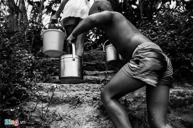 Gia đình bộ lạc nguyên thủy ở bãi sông - Ảnh 14.