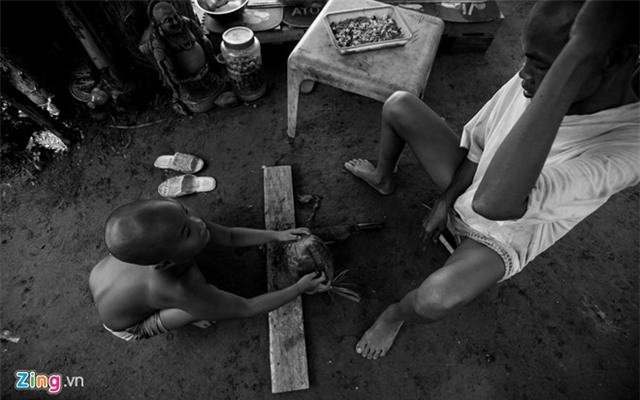 Gia đình bộ lạc nguyên thủy ở bãi sông - Ảnh 18.