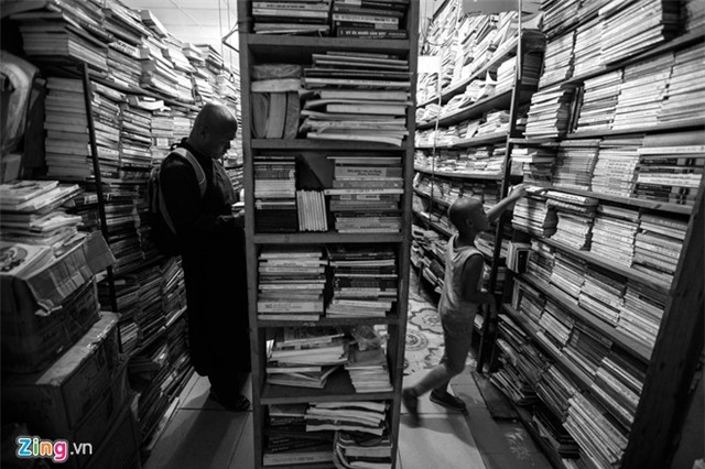 Gia đình bộ lạc nguyên thủy ở bãi sông - Ảnh 19.