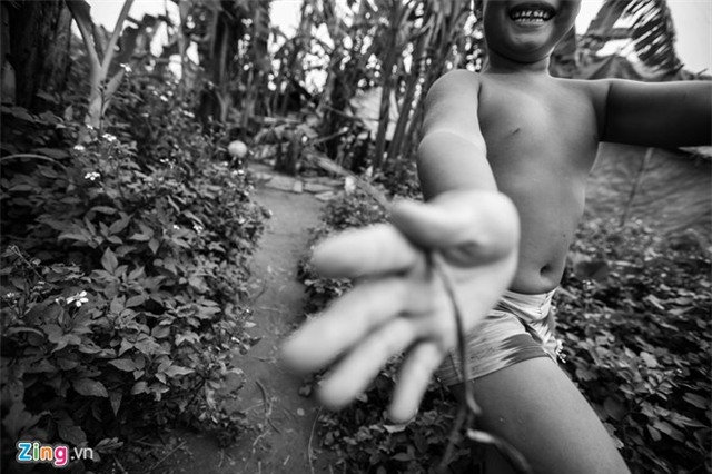 Gia đình bộ lạc nguyên thủy ở bãi sông - Ảnh 20.