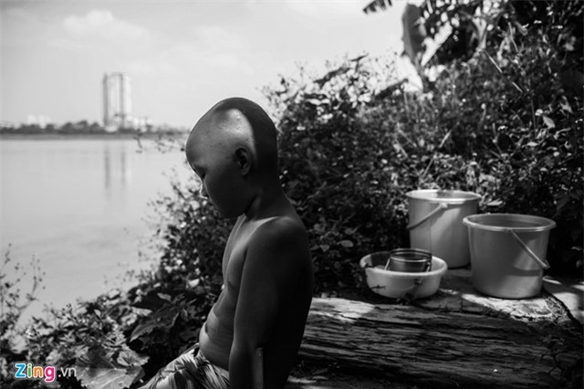 Gia đình bộ lạc nguyên thủy ở bãi sông - Ảnh 21.