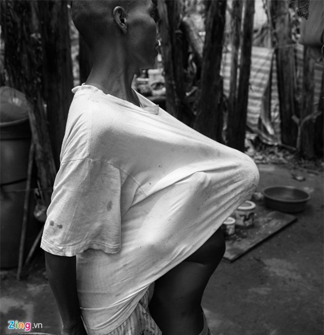 Gia đình bộ lạc nguyên thủy ở bãi sông - Ảnh 5.