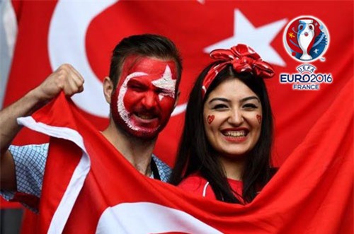 chum anh my nhan “dua nhau” khoe sac tren khan dai euro 2016 hinh anh 3