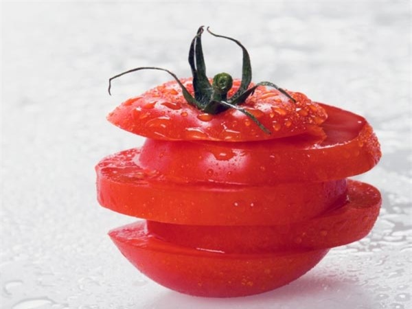 4 tuyệt chiêu trị mụn siêu hiệu quả nhờ cà chua