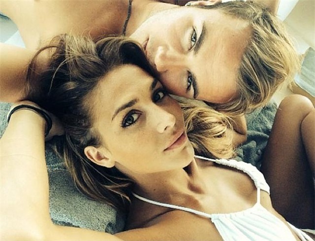 dan nguoi dep khien tuyen duc "run chan" tai euro 2016 hinh anh 1