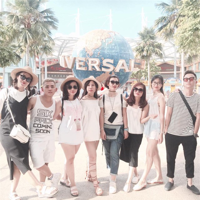 Đi du lịch nhóm phải mặc đồ tông xuyệt tông rồi chụp ảnh như thế này mới bắt kịp xu hướng! - Ảnh 9.