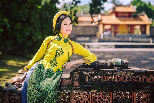 Cận cảnh nhan sắc đang “làm mưa làm gió” tại Hoa hậu Việt Nam 2016