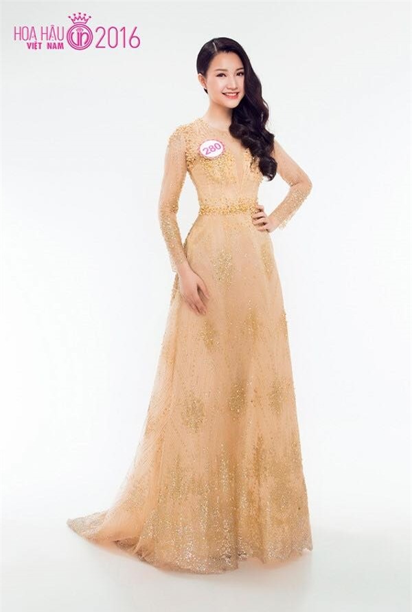 Ngọc Trân sinh năm 1995 và hiện đang là sinh viên Đại học Khoa học Huế. Chỉ số hình thể của cô gái 21 tuổi cũng khá nổi bật, thu hút 80-62-92. Tuy nhiên chiều cao 1m68 lại là điểm bất lợi của Ngọc Trân khi tranh tài với những cô gái còn lại.