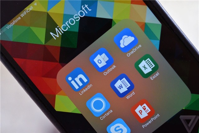 Microsoft, LinkedIn, thâu tóm