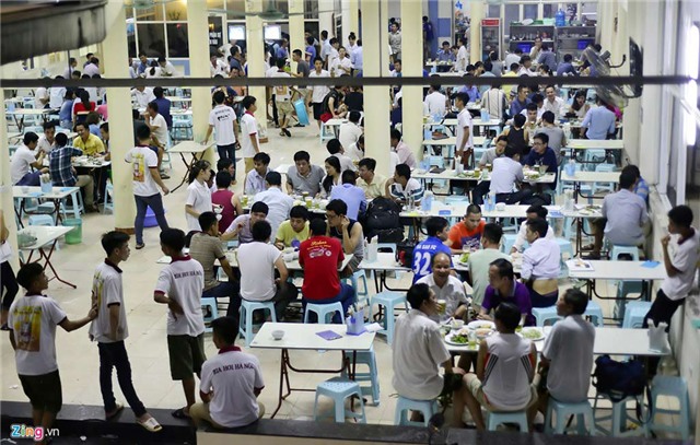 Điều hòa, bia hơi, bán chạy, nắng nóng, Hà Nội, bể bơi, nhân viên, bán hàng, đá sạch