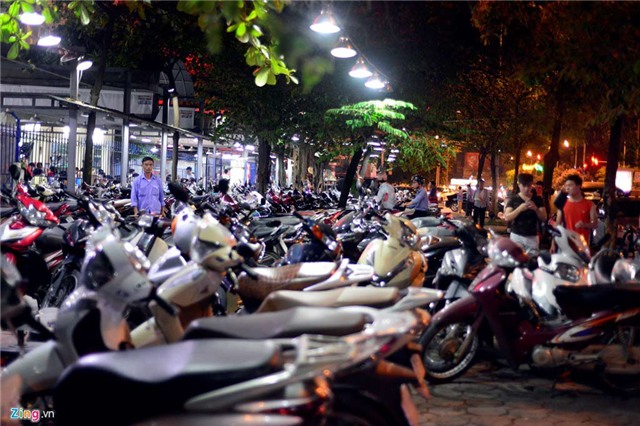 Điều hòa, bia hơi, bán chạy, nắng nóng, Hà Nội, bể bơi, nhân viên, bán hàng, đá sạch